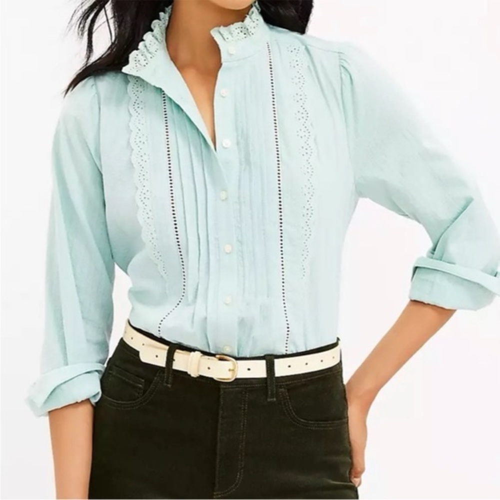 LOFT Women's Mint Green Lace Trim Pintuck Button Up Shirt Size XS‎
